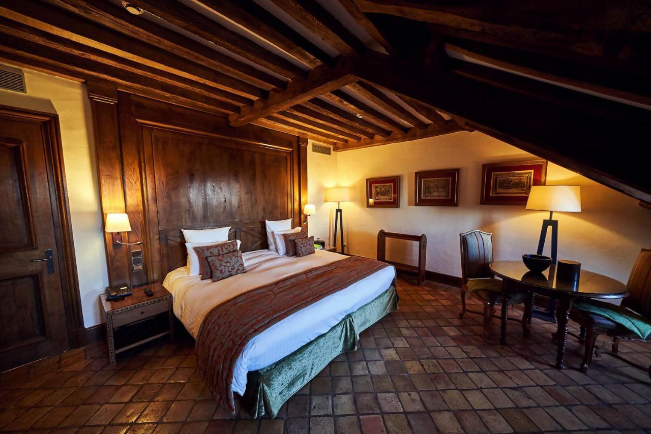 Отель Relais Bernard Loiseau Сольё Экстерьер фото